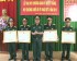 Trao Huy chương cho sĩ quan, quân nhân chuyên nghiệp